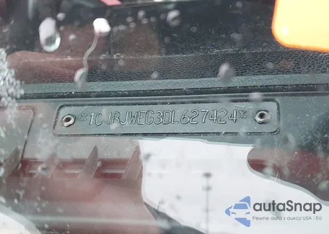 2013 Jeep Wrangler Unlimited Sahara z USA, uszkodzony, nr VIN 1C4BJWEG3DL627424